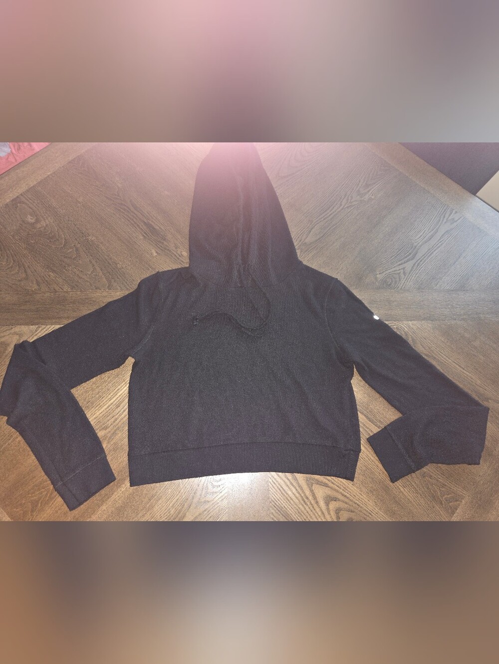 Alo Yoga Alolux Soho Getaway Cropped Hoodie in Black sz SMALL - Picture 4 of 9